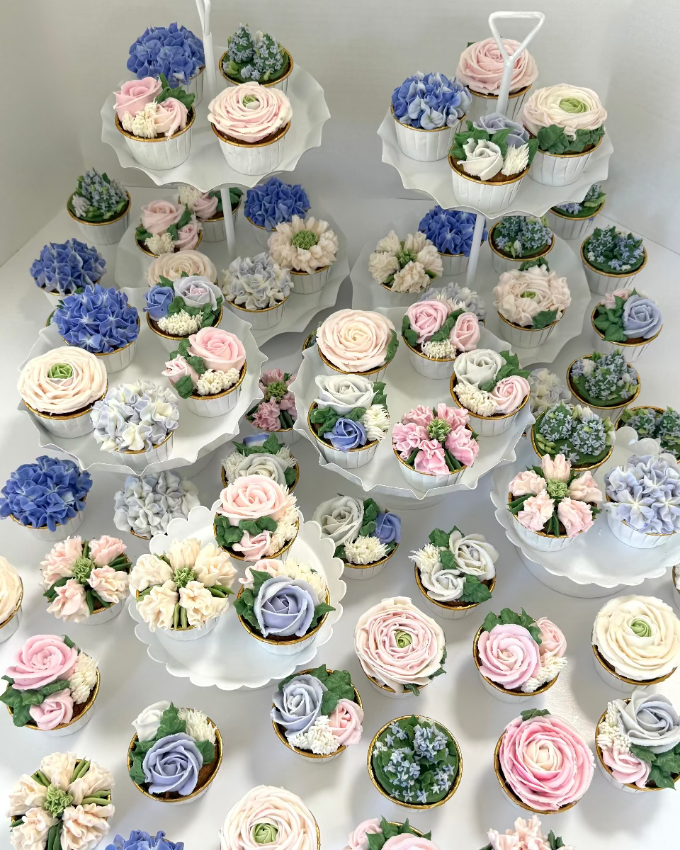 Sweet n Skinny Custom Order Bloom Cakes