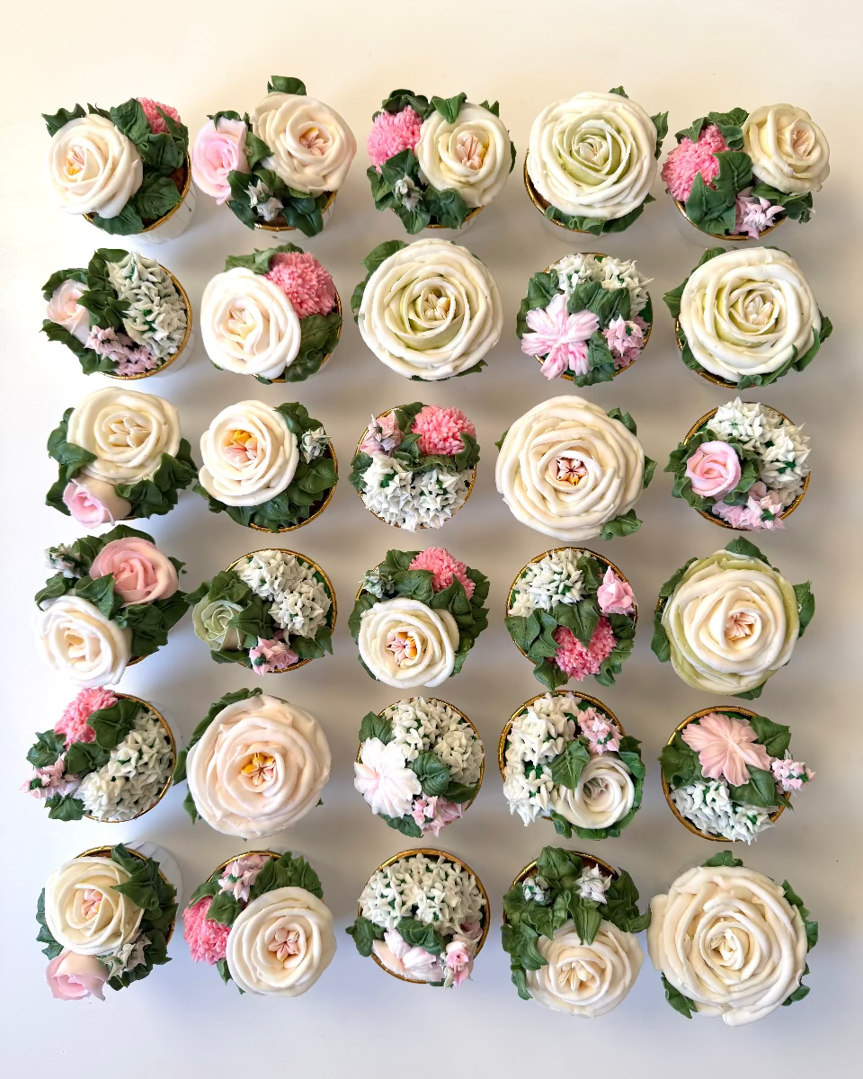 Sweet n Skinny Signature Bloom Cakes