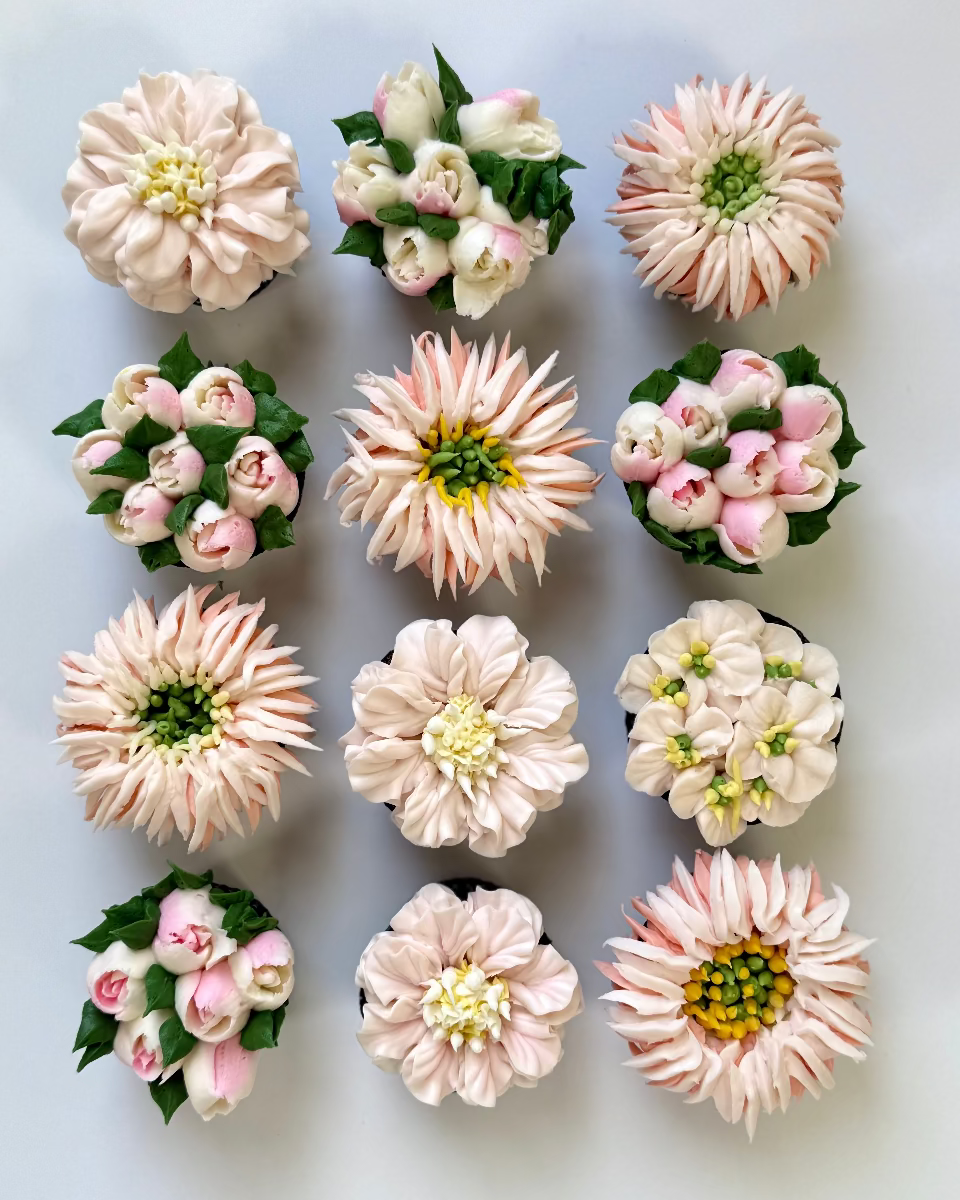 Sweet n Skinny Signature Bloom Cakes
