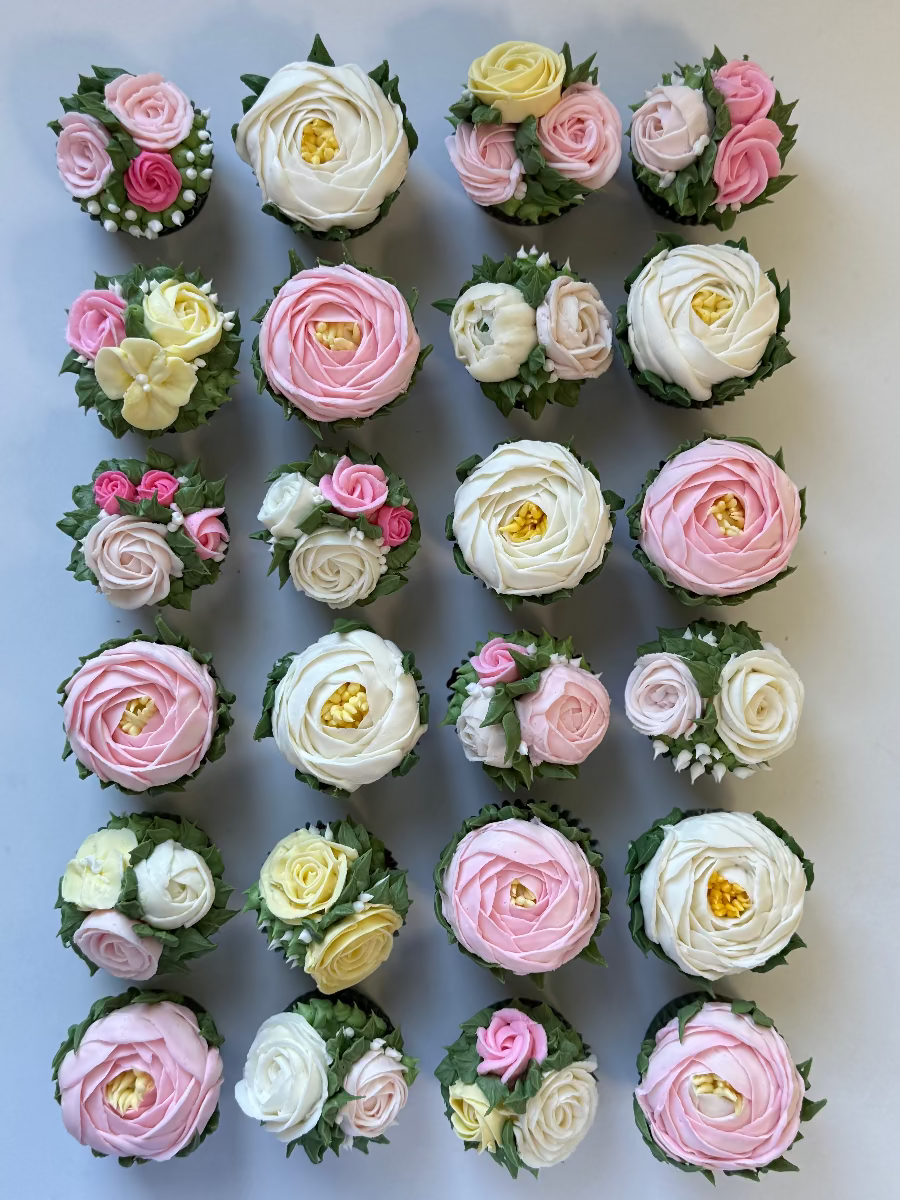 Sweet n Skinny Signature Bloom Cakes
