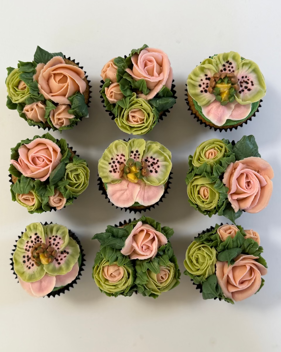 Sweet n Skinny Signature Bloom Cakes