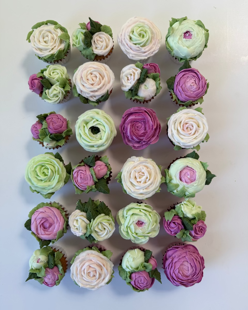 Sweet n Skinny Signature Bloom Cakes